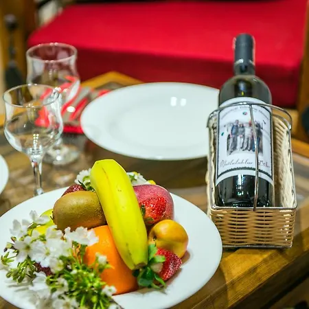 Hotel Historical House